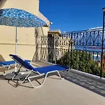 Kiki\'S Penthouse
