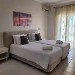 Kiki\'S Penthouse